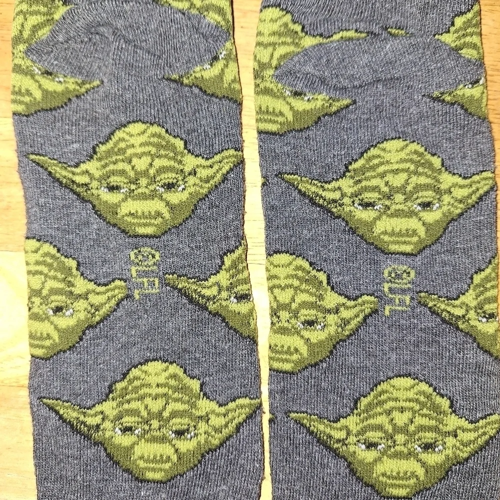 Six pairs of Star Wars ankle socks in a men's size 8 or women's size 9. Pre-love